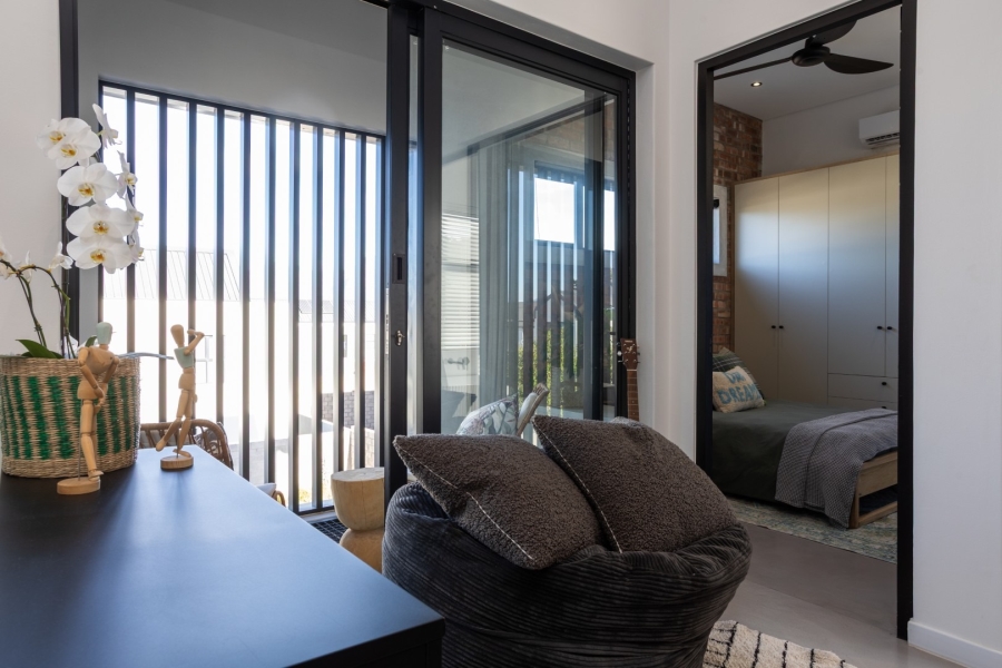 3 Bedroom Property for Sale in Lemoenkloof Western Cape